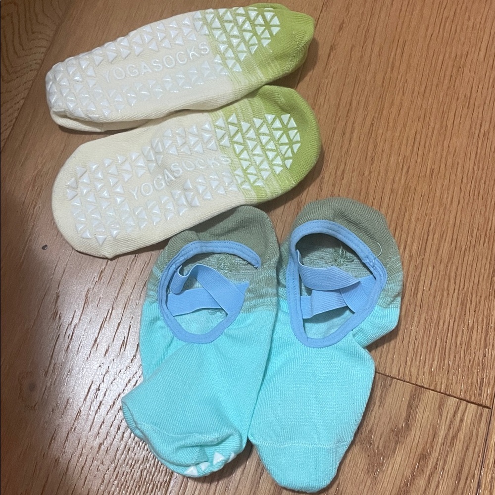2 Pair Ombré Grip Socks - Green Yellow Blue